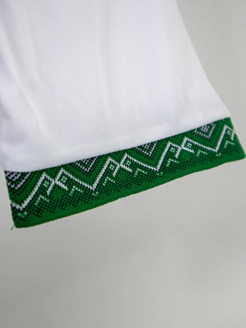 Football jerseys — Match and training shirts, any colourway (4)