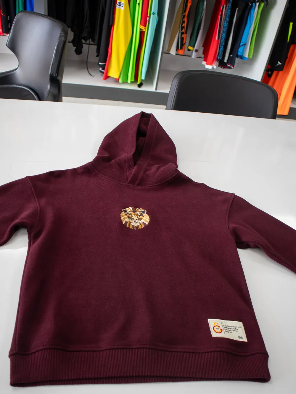 Hoodies — Zipped and pullover, cotton-rich or performance (6)