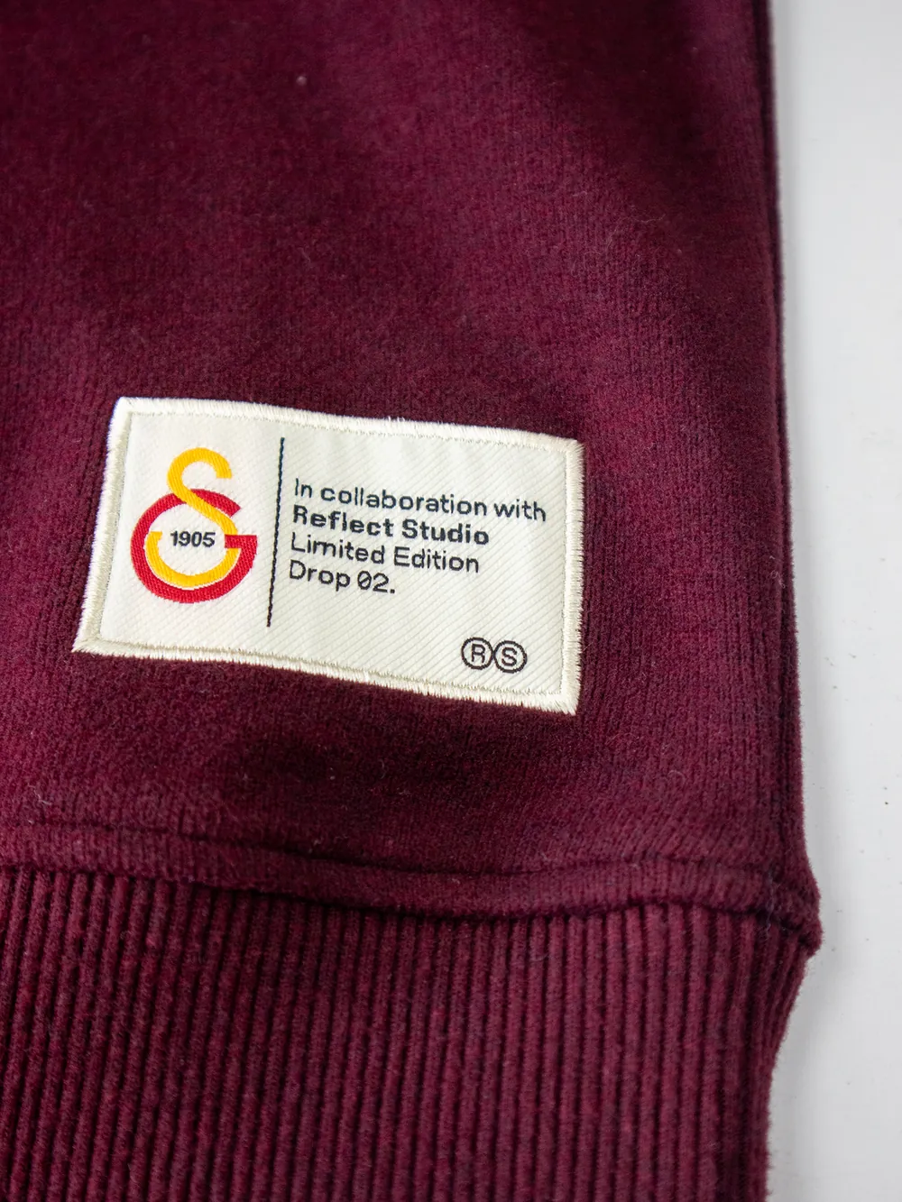 Hoodies — Zipped and pullover, cotton-rich or performance (7)