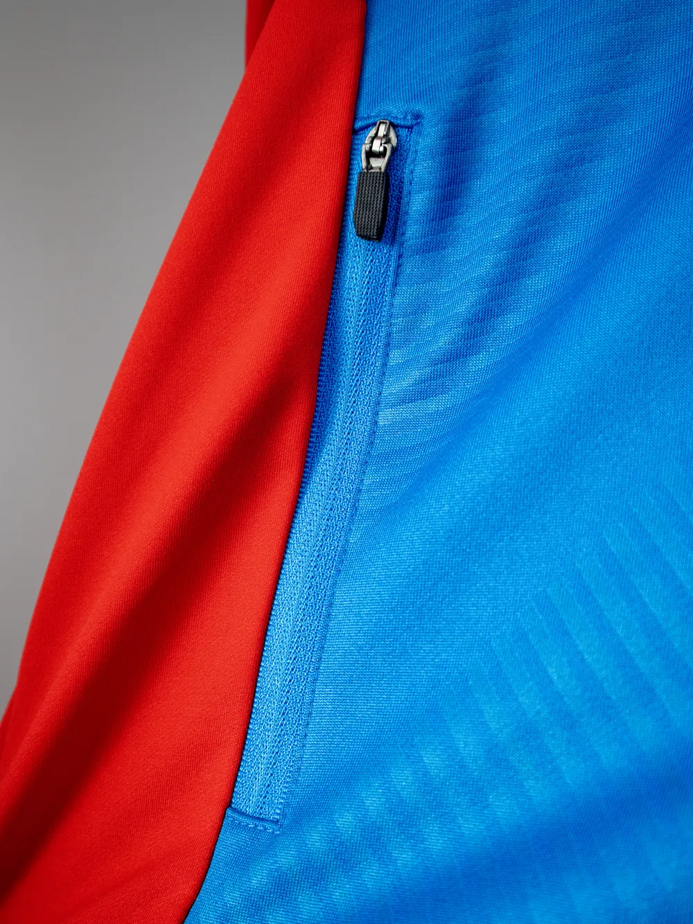 Tracksuits — Jackets and pants, brushed or scuba (4)